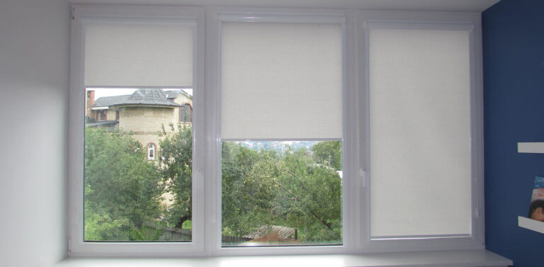 Преимущества установки тканевых жалюзи на окна