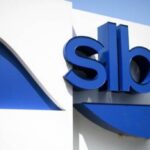 Американський нафтосервісний гігант SLB відмовляється виходити з Росії попри санкції – FT