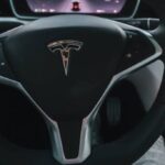 Tesla вперше за дев’ять років заявила про падіння продажів