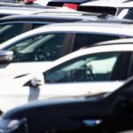 Зміни в бюджеті можуть підвищити податки на автомобілі та фургони з високим рівнем викидів