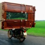 У вас продається слов'янська шафа з доставкою, але без складання?