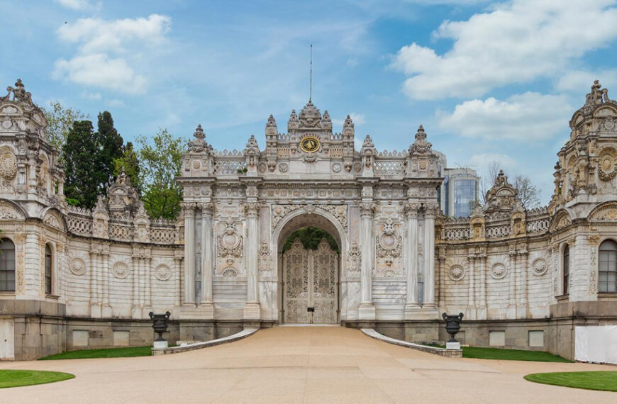 Переговори щодо України відбудуться у палаці Долмабахчі. Як він виглядає