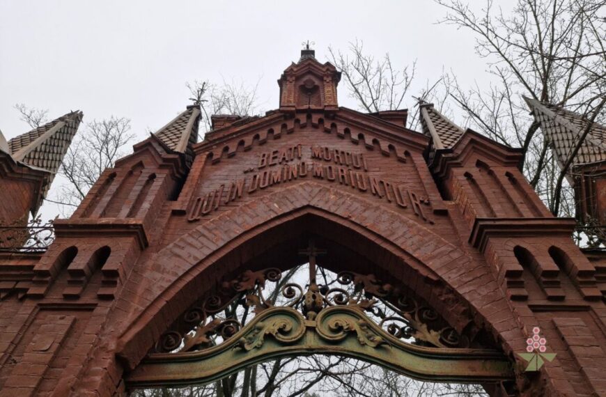 У Київраді вирішили, як зберегти унікальну огорожу старого кладовища