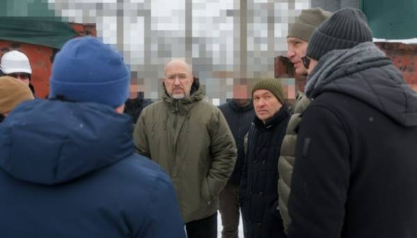 Прем’єр-міністр поспілкувався з енергетиками Києва про потреби для відбудови інфраструктури.