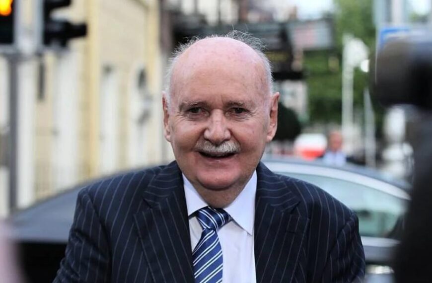Зміни у позовних вимогах проти Майкла Фінглтона поставили його захист у «нестерпне» становище, повідомив Високий суд