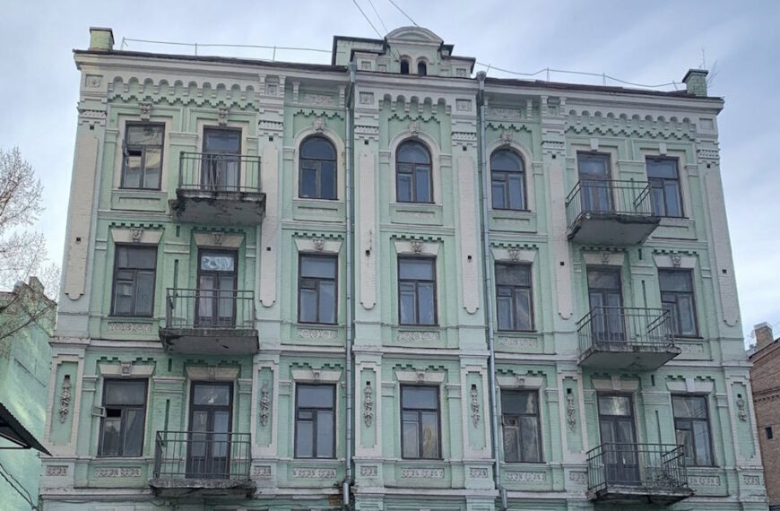 У центрі міста розпочато знесення старої будівлі