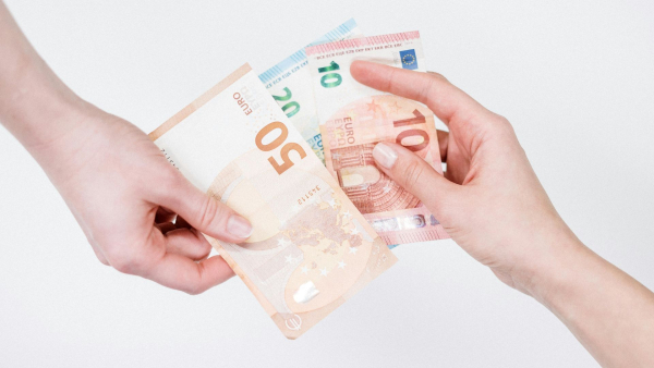 Доларовий та єврова вартість у Нацбанку 27 січня 2026: передбачення курсу на прийдешній день