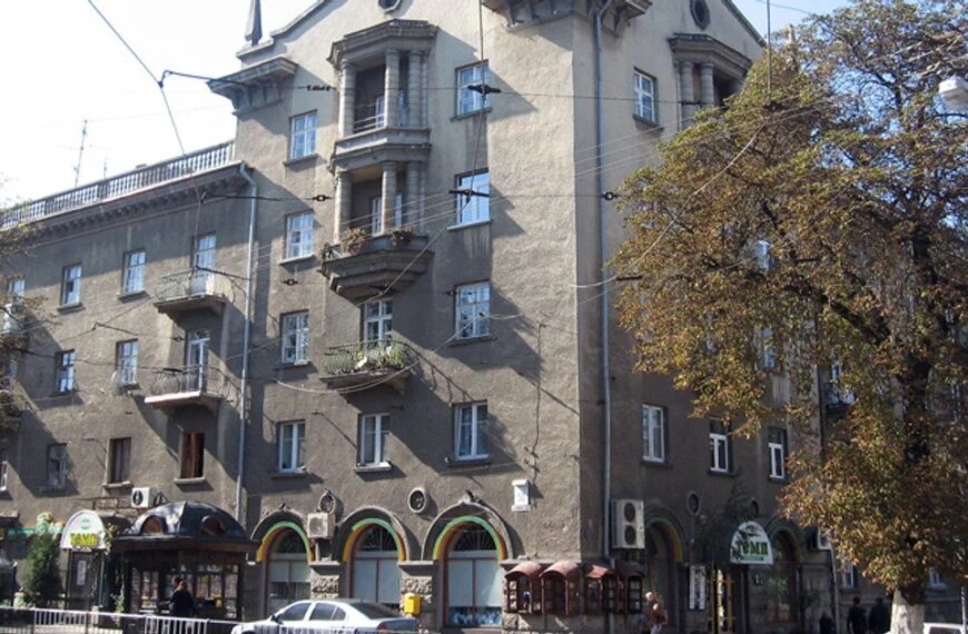 Сталінські висоти: кому вони призначалися та їхня унікальність.