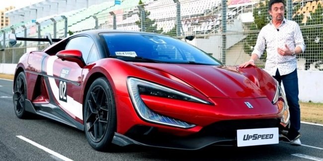 Хаммонд за кермом 2978-сильного гіперкара BYD