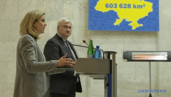 Очільник МЗС Австрії: Відень може прийняти одну з майбутніх Конференцій з відбудови України