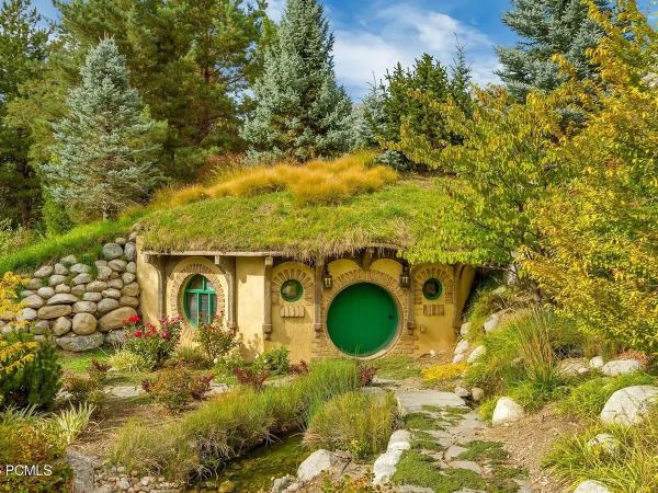 Дім з оригінальним проєктом здивував інтернет: його вигляд.