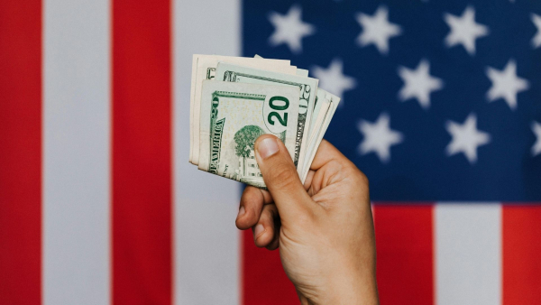 Скільки коштує долар сьогодні: актуальний курс валюти в&hellip;