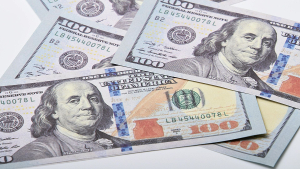 Скільки коштує долар сьогодні? Курс валют в обмінних пунктах на 21.02.2026