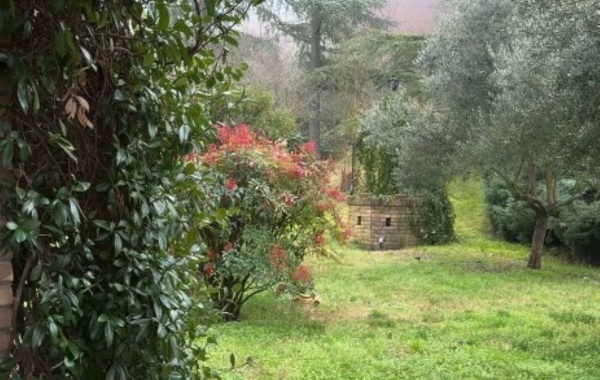 Українка з партнером придбала будинок в італійському селі: огляд помешкання