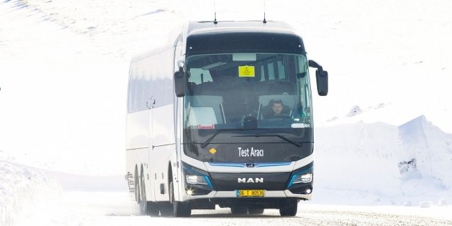 Cold Weather Tests World’s First Tourist Electric Bus