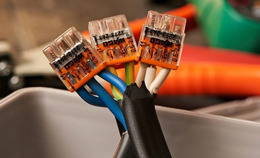 Wago клеммы против дедовской скрутки: кто победит в битве за безопасность?