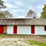 Червона хата в Селиськах, Львівщина: оновлений вигляд і світлини