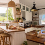 Чому оформити кухню шторами – гарна ідея?