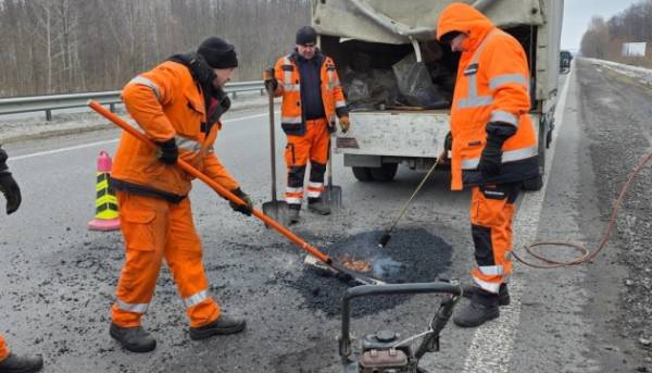 Щоденна відбудова до 40 тис. м² доріг ремонтними групами – Кулеба