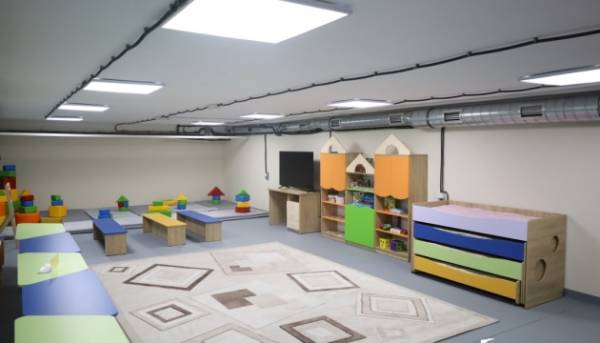 Миколаївський дитсадок отримав безпечне укриття з ліжками, душами та місцем для ігор.