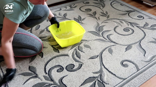 Як почистити килим без вакууму та витрушування