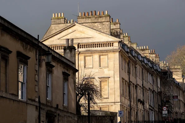 Вікна, закладені цеглою у британських будівлях: причини та історичний контекст