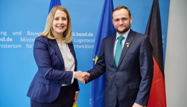 Україна представила в Німеччині досягнення з відновлення Бородянки як зразок для розширення.