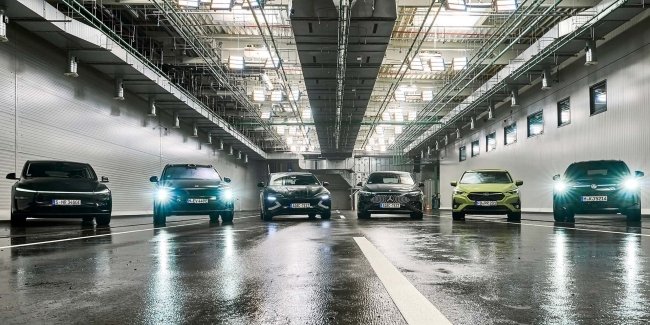 ADAC: Ефективність аварійного гальмування в тумані – тест.