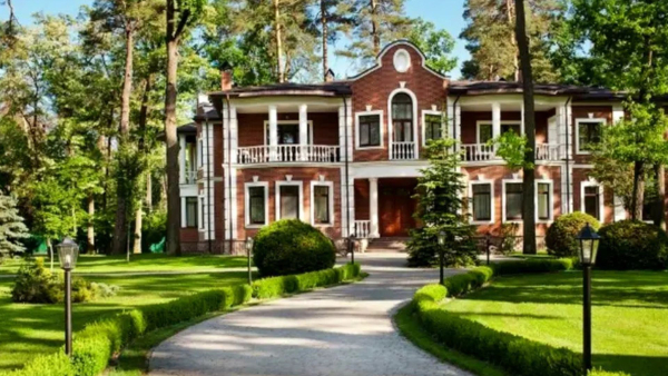 У Ворзелі збувають садибу за 15 мільйонів доларів: знімки та подробиці