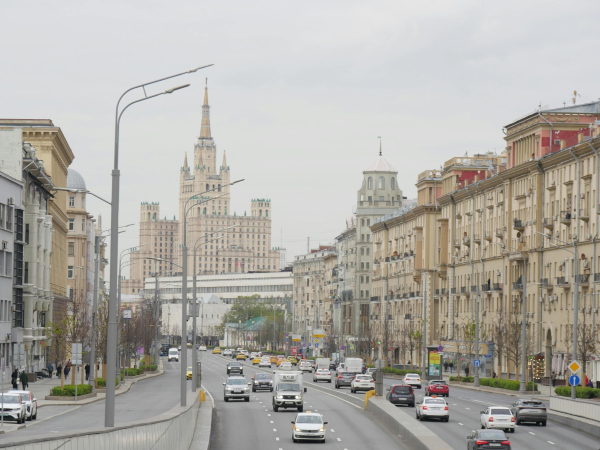 Російське дорожнє будівництво: бюджетний брак повертає Москву до радянських методів.