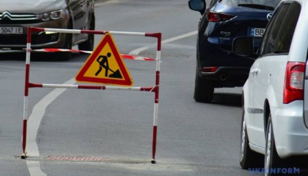 Кабмін спрямував понад 3,5 мільярда гривень на терміновий ремонт місцевих доріг