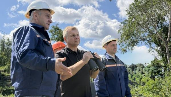 Унікальні роботи: на Запоріжжі відремонтували пів кілометра енергетичної лінії над Дніпром