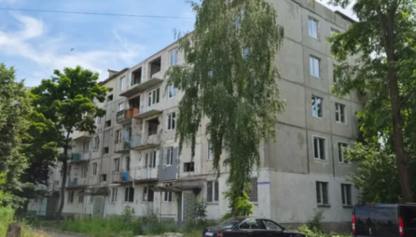 На ремонт житлового будинку в Охтирці розпочато тендер