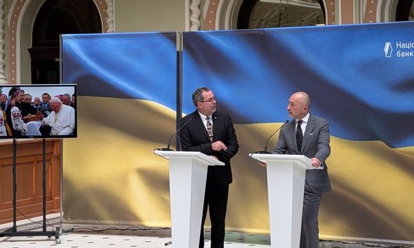 Нацбанк вшанує Папу Римського Івана Павла II пам’ятною монетою