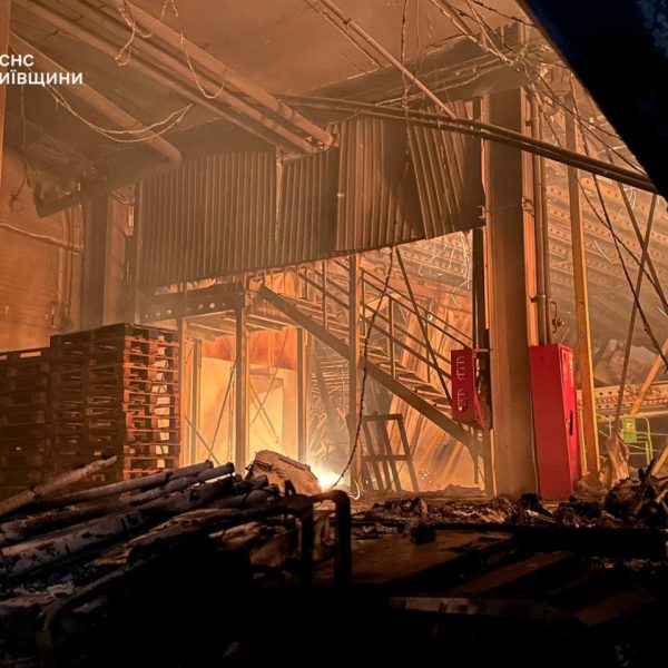 Ворог руйнує ключові об’єкти столиці та області