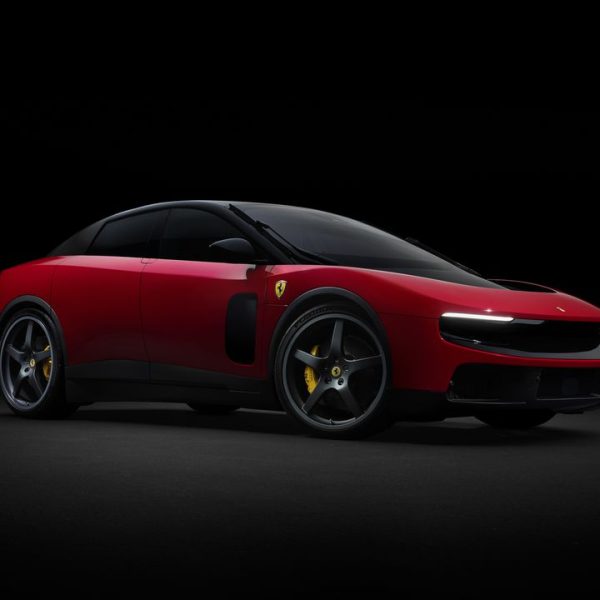 Ferrari Luce: електричний спорткар з дизайном від творця iPhone та п’ятьма місцями