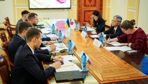 Калашник та посол Японії окреслили пріоритети відбудови та підготовки до зими