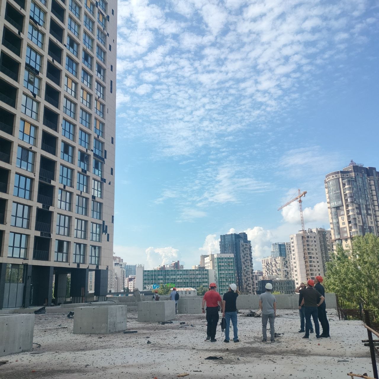 Пошкодження у ЖК Greenville на Печерську після обстрілу