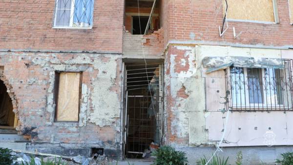 Відновлення пошкодженої обстрілом багатоповерхівки розпочали у Полтаві