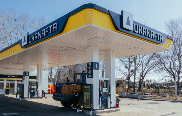 АЗС перейдуть на автономну роботу: прогнози очільника “Укрнафти”