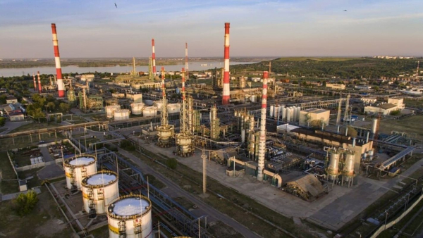 Далекобійні санкції зупинили російський НПЗ