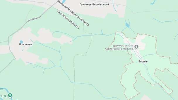 Село розташоване на межі Львівщини та Івано-Франківщини