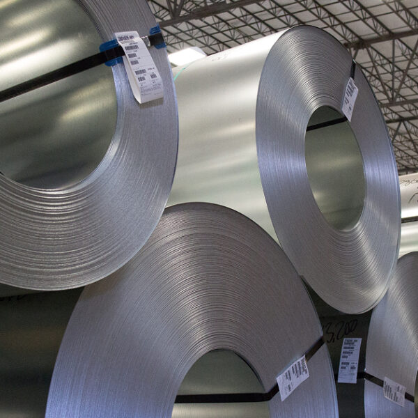 Nucor знову підіймає ціни на гарячекатаний рулон