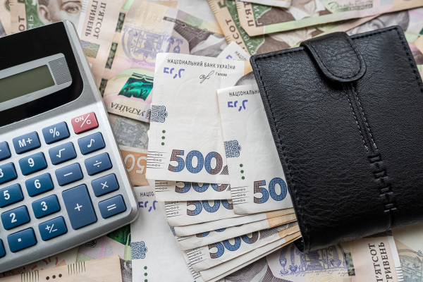 Підвищення зарплат з 1 вересня: хто з українців отримає більше