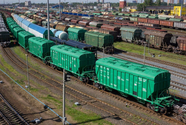 Україна на межі рекордного торговельного дефіциту: як його подолати
