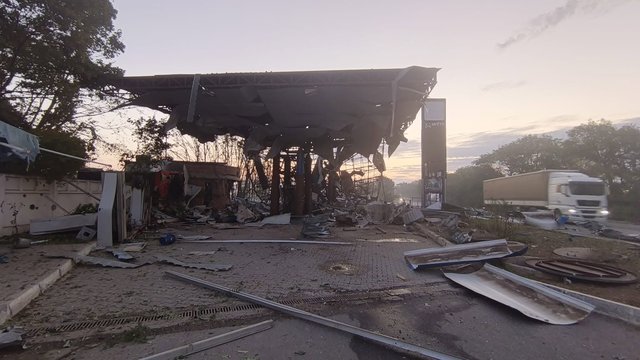 РФ ударила дроном по АЗК UKRNAFTA в Одеській області та серйозно пошкодила його